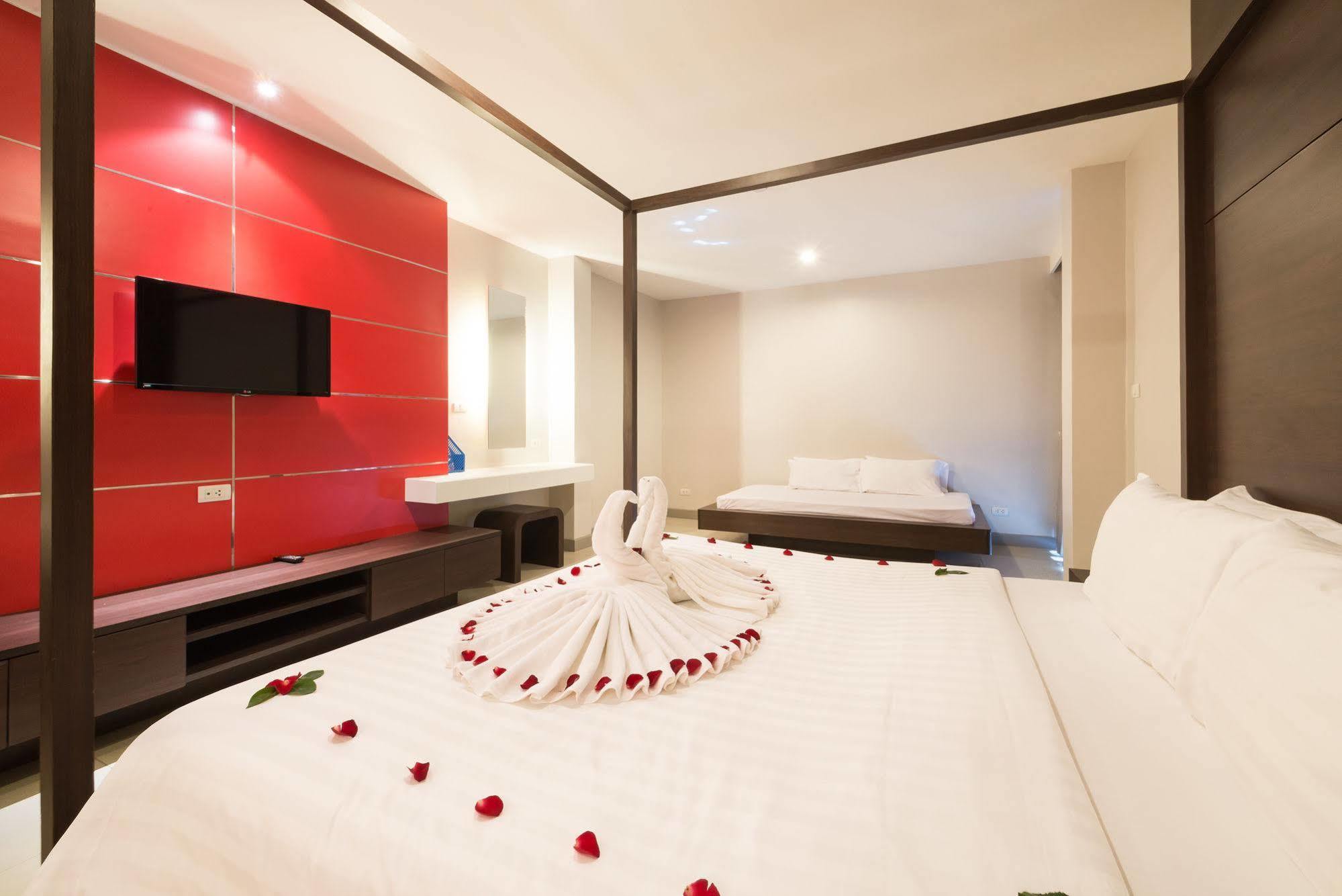 Alfresco Phuket Hotel Patong Extérieur photo