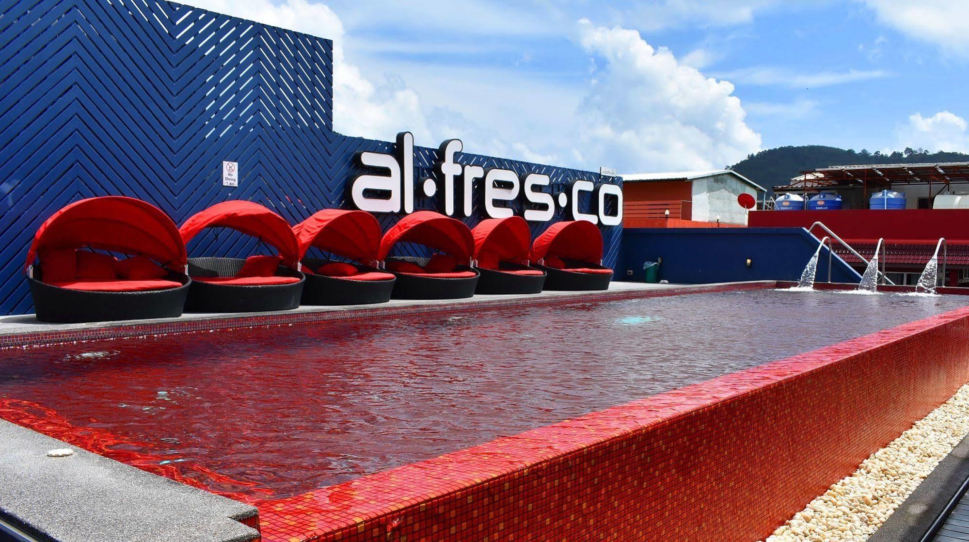 Alfresco Phuket Hotel Patong Extérieur photo